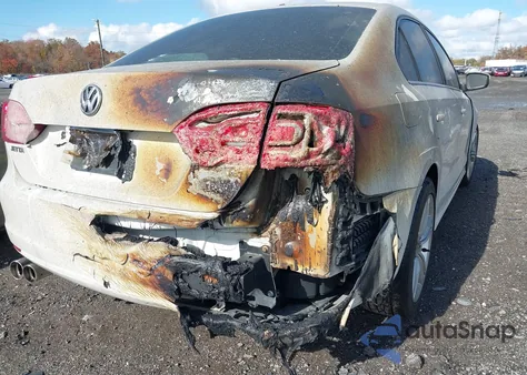 2013 Volkswagen Jetta 2.5L Se z USA, uszkodzony, nr VIN 3VWDP7AJXDM404078